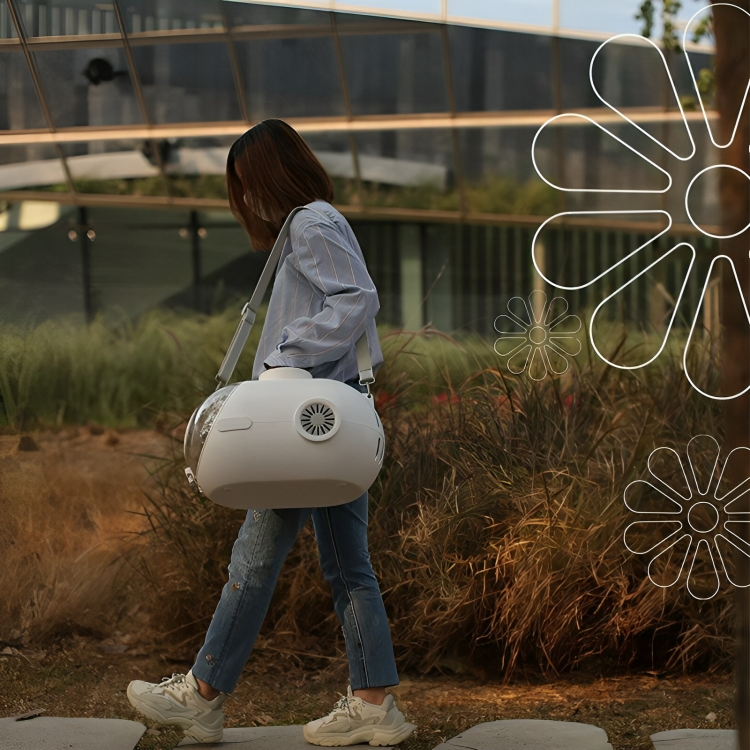 Deluxe Cat Carrier Bag made with durable ABS and PC materials for water resistance and easy cleaning. - KtKitty