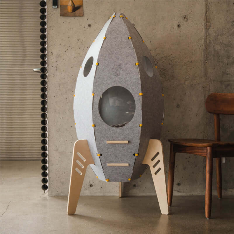 Rocket Cat House & Tower — Modern Space-Style Indoor Furniture for Cats, cozy rocket-shaped cat tower design.