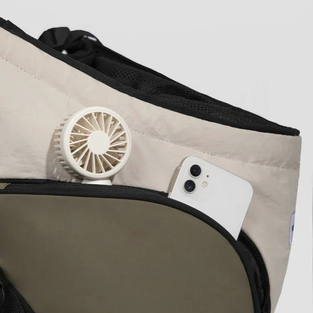 This luxury cat backpack keeps your pet cozy and secure, ideal for outdoor excursions or daily trips to the park.-KtKitty