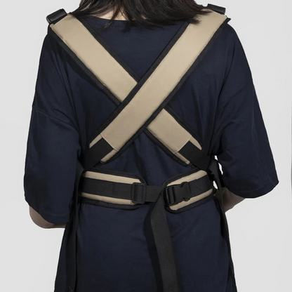 Designed to comfortably hold cats up to 6kg, this luxury carrier offers enough space for your pet while keeping them secure and relaxed.-KtKitty