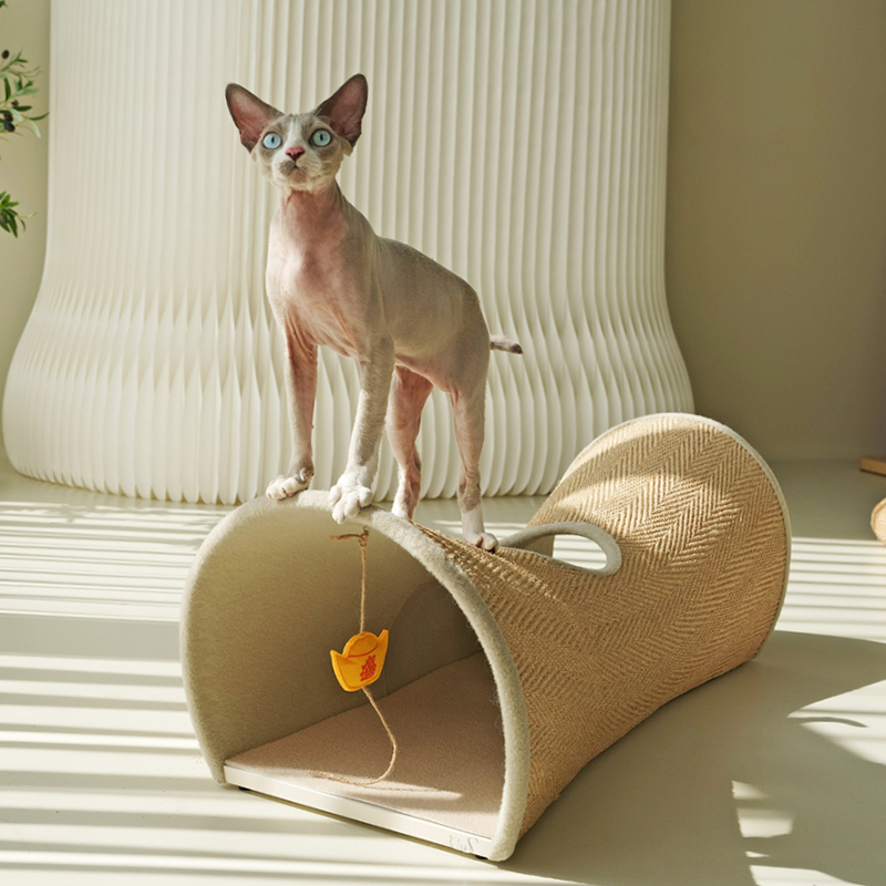 Reinforced bottom structure for stability on various surfaces