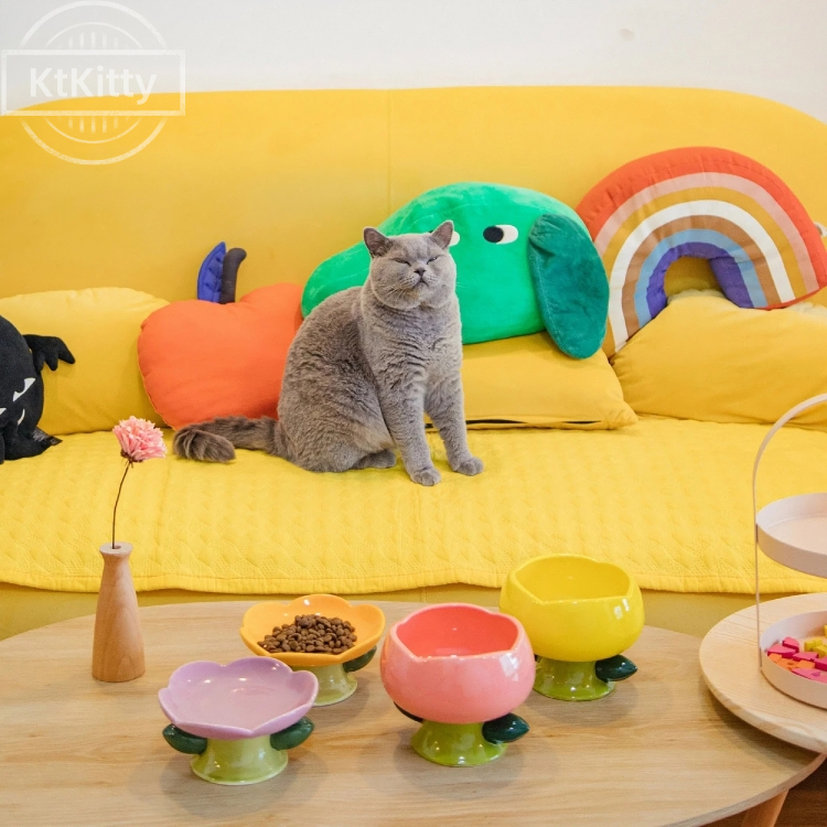 Suitable for cats of all sizes, providing a comfortable dining experience - KtKitty
