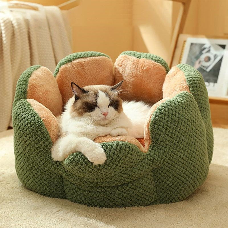 Kennel Flower Cat Bed Nest – Soft, Washable & Cozy Cushion for Cats with a cat resting comfortably inside.