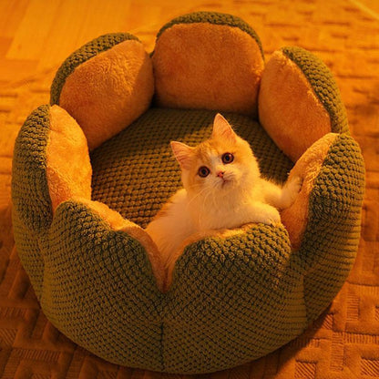 Kennel Flower Cat Bed Nest – Soft, Washable & Cozy Cushion for Cats with a resting cat inside.