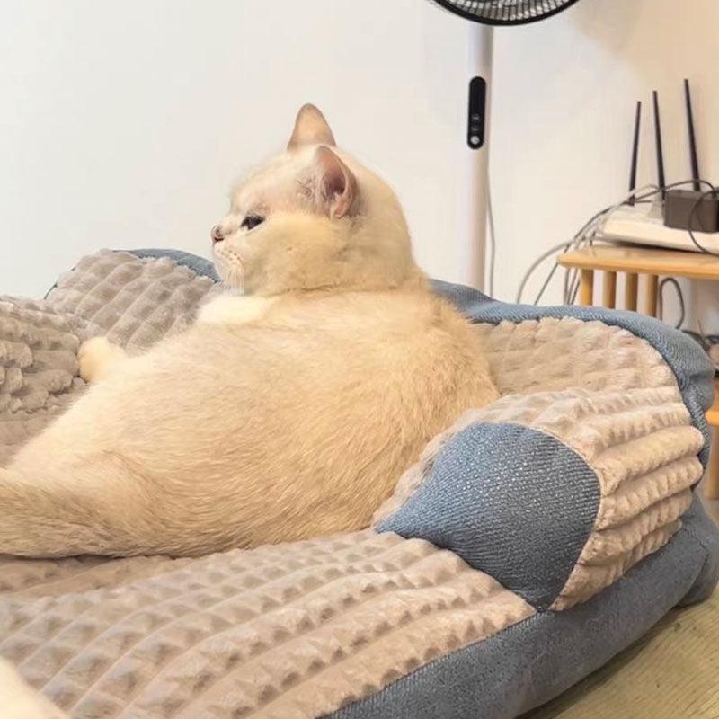 Large space cat sofa, ideal for cats who love sprawling out.