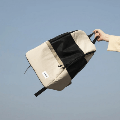 Premium waterproof fabric keeps your cat dry in unexpected weather-KtKitty